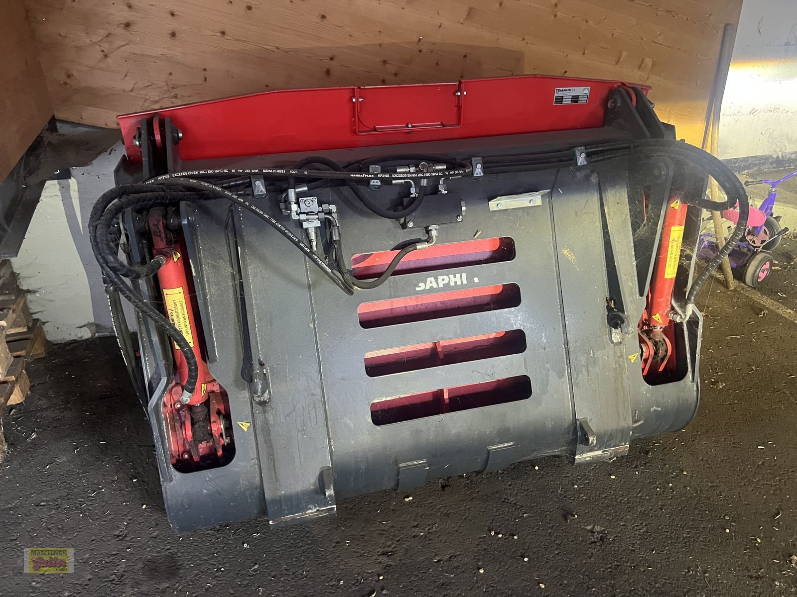 Frontladerzubehör типа Saphir LGA 16 , Leichtgutschaufel mit Abschiebewand, Gebrauchtmaschine в Kötschach (Фотография 12)