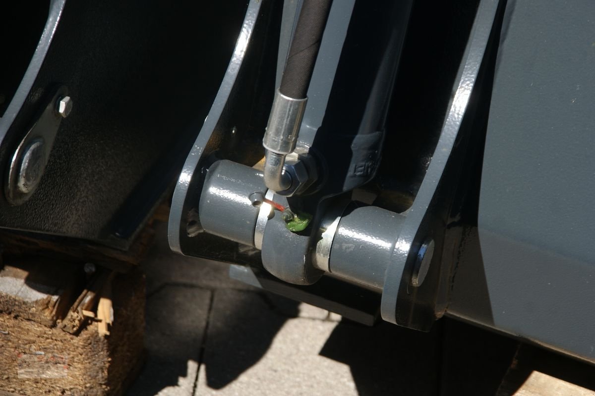 Frontladerzubehör des Typs Sonarol Pelikanschaufel SNR 1500, Neumaschine in Eberschwang (Bild 13)