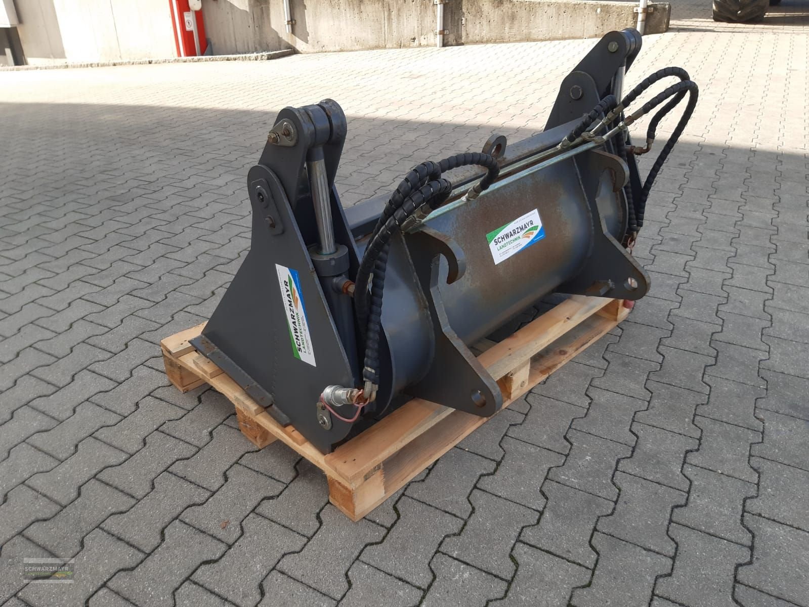 Frontladerzubehör of the type Sonstige 4-in1 Klappschaufel, Gebrauchtmaschine in Aurolzmünster (Picture 3)