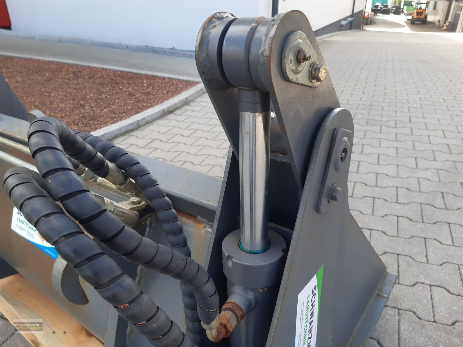 Frontladerzubehör of the type Sonstige 4-in1 Klappschaufel, Gebrauchtmaschine in Aurolzmünster (Picture 10)