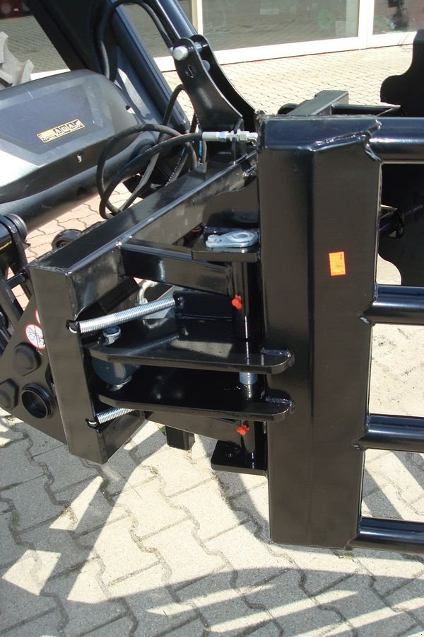 Frontladerzubehör des Typs Sonstige Ballenzange Euro / Hauer Aufnahme, Neumaschine in Judenburg (Bild 2)