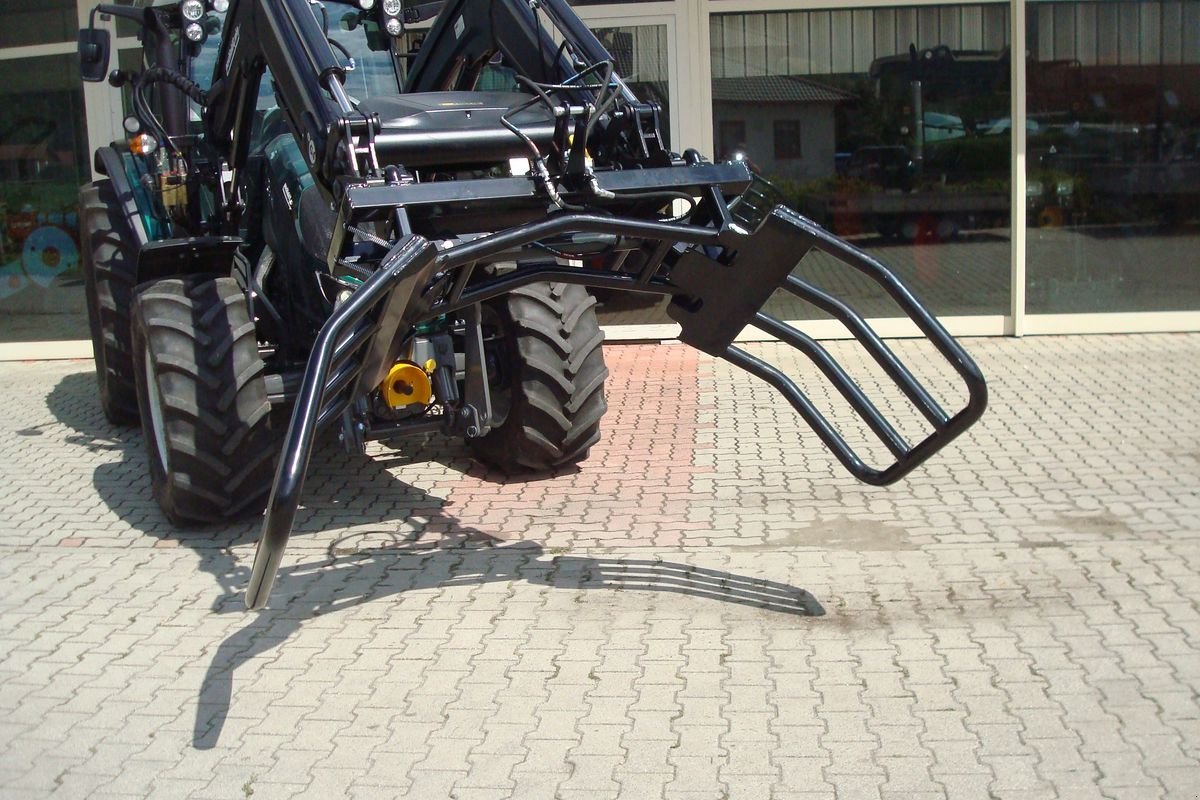 Frontladerzubehör des Typs Sonstige Ballenzange Euro / Hauer Aufnahme, Neumaschine in Judenburg (Bild 11)