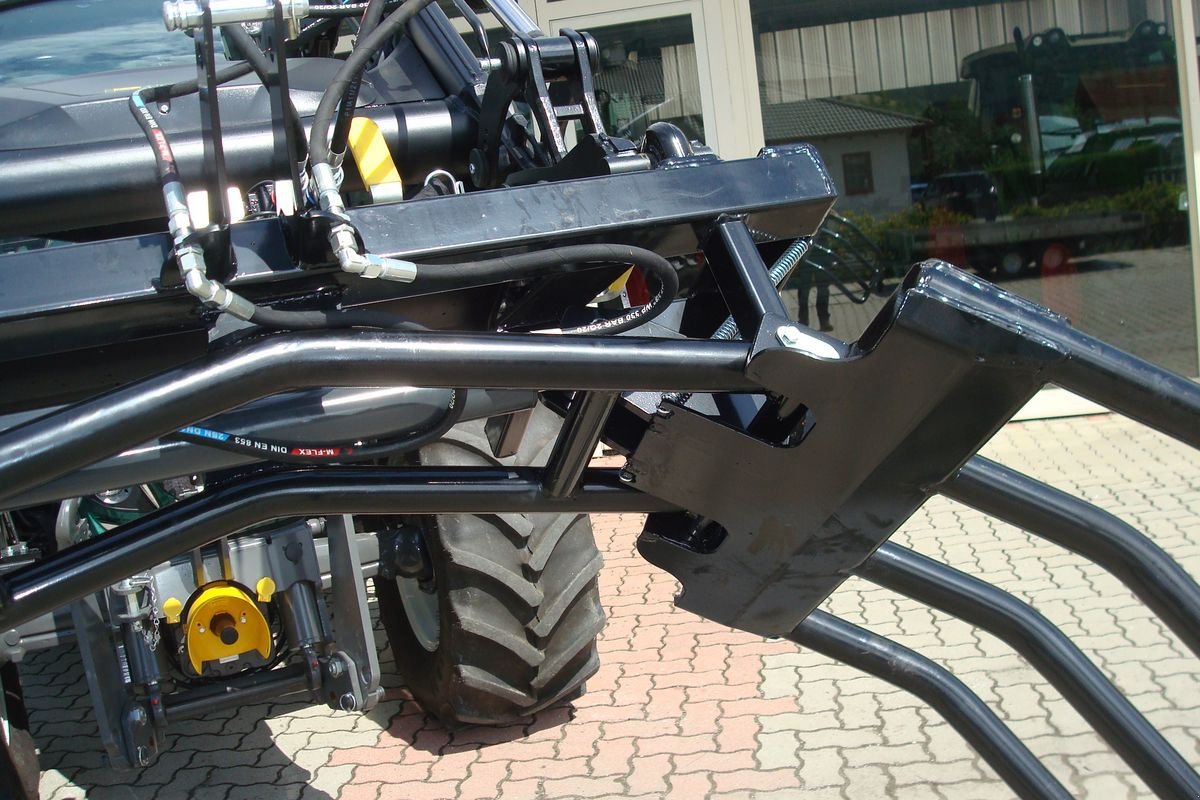 Frontladerzubehör des Typs Sonstige Ballenzange Euro / Hauer Aufnahme, Neumaschine in Judenburg (Bild 8)