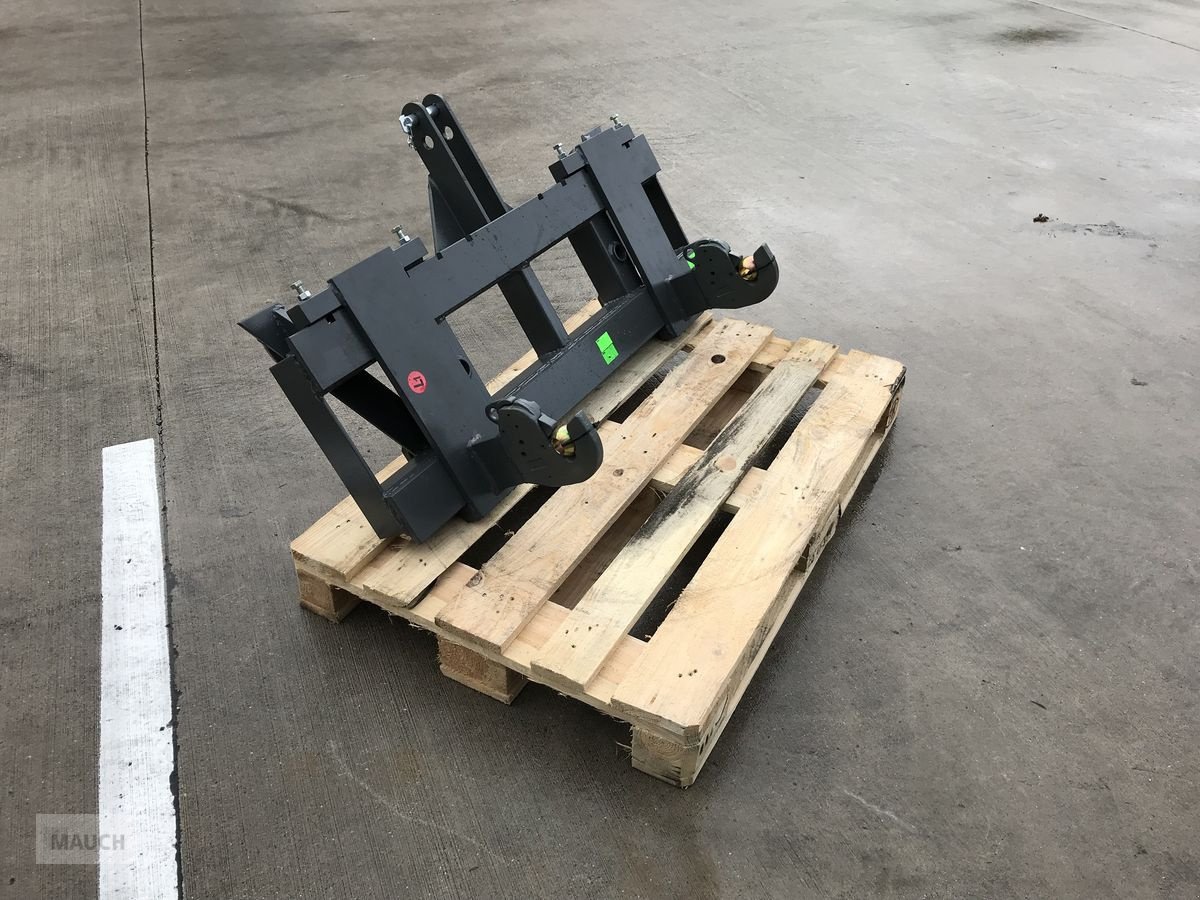 Frontladerzubehör des Typs Sonstige Euro-/ Dreipunktaufnahme, Neumaschine in Burgkirchen (Bild 1)