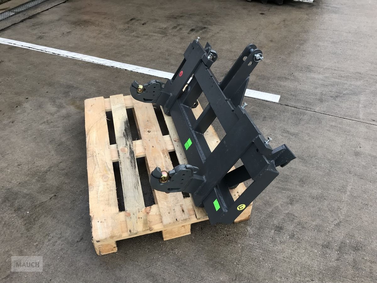 Frontladerzubehör des Typs Sonstige Euro-/ Dreipunktaufnahme, Neumaschine in Burgkirchen (Bild 3)