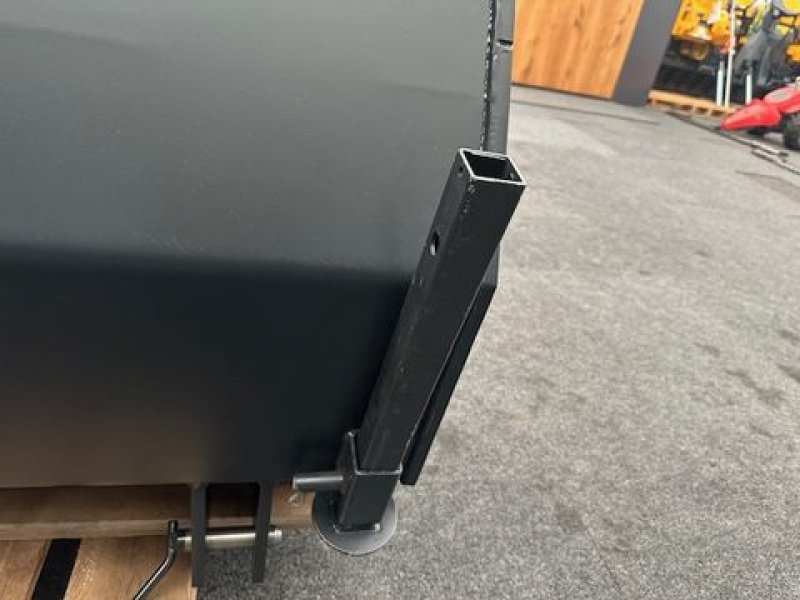 Frontladerzubehör des Typs Sonstige Fally Werkzeugkiste mit Rückeschild 130cm, Neumaschine in Tamsweg (Bild 11)