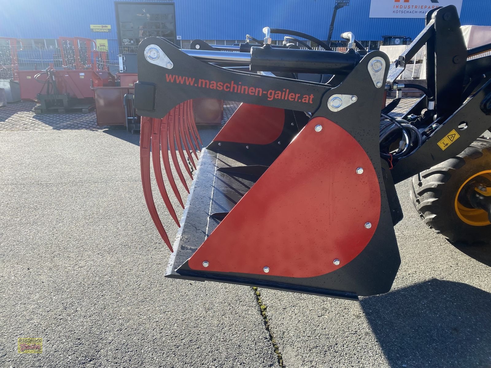 Frontladerzubehör of the type Sonstige Greifschaufel 180cm Seitenteile abnehmbar, Neumaschine in Kötschach (Picture 18)