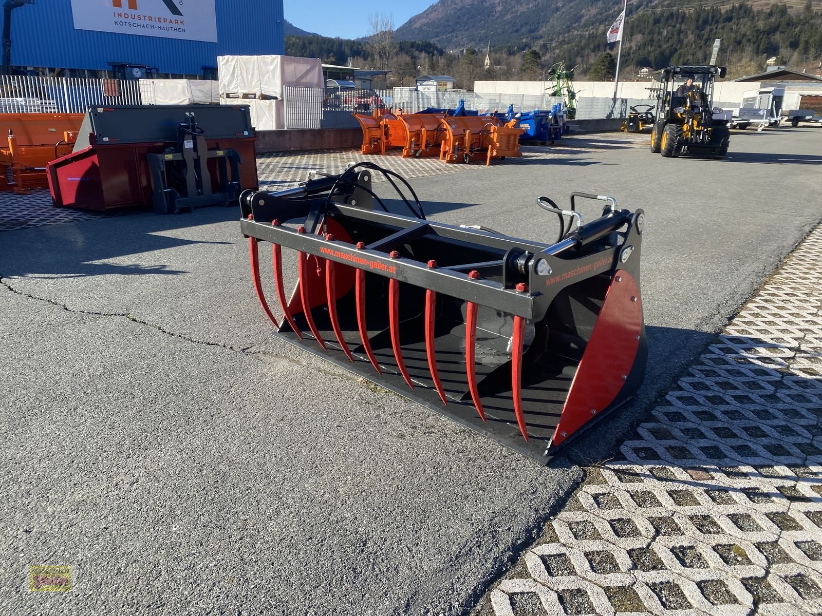 Frontladerzubehör of the type Sonstige Greifschaufel 180cm Seitenteile abnehmbar, Neumaschine in Kötschach (Picture 1)