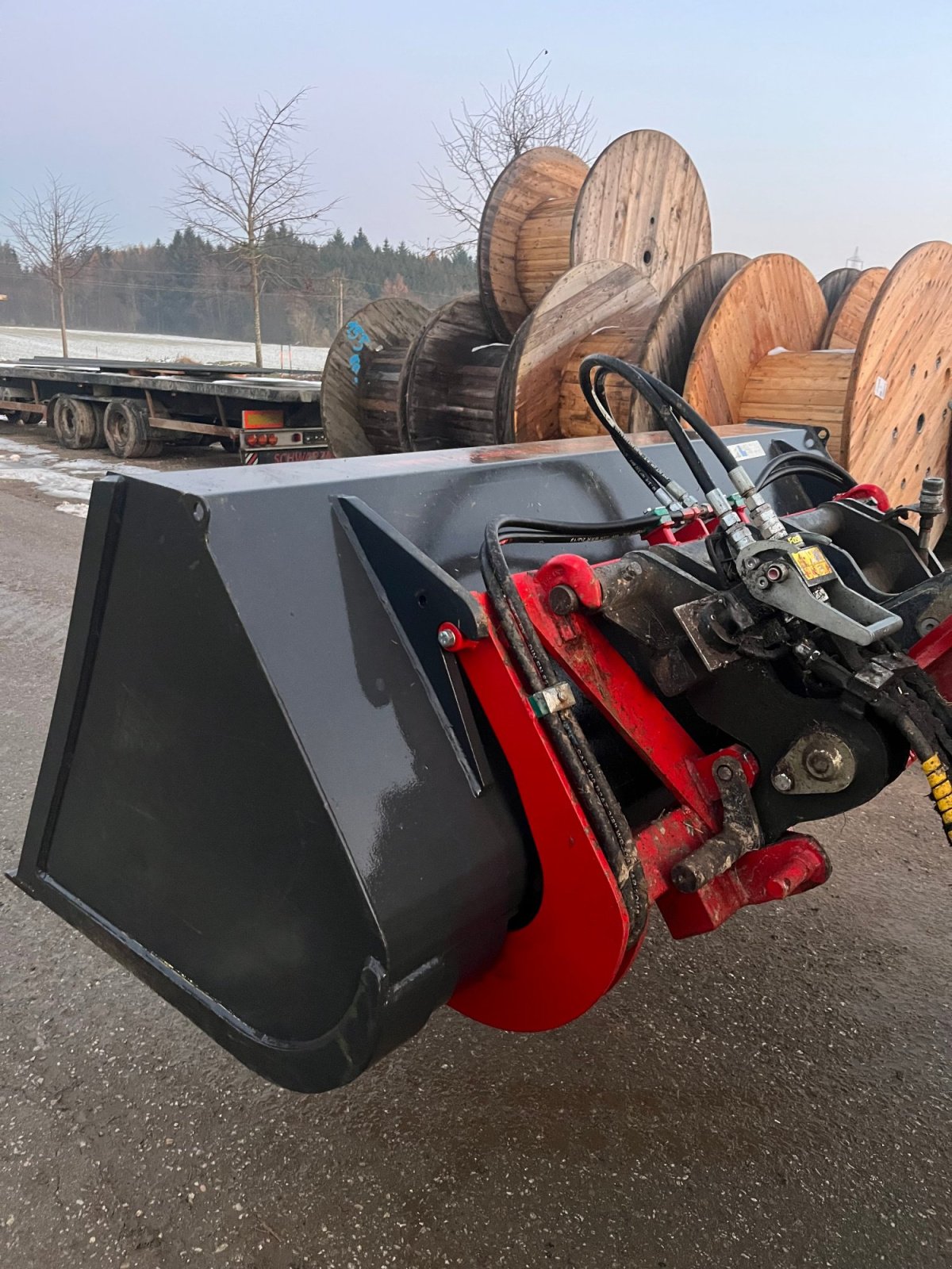 Frontladerzubehör des Typs Sonstige Hochkippschaufel 184cm, Gebrauchtmaschine in sattledt (Bild 2)