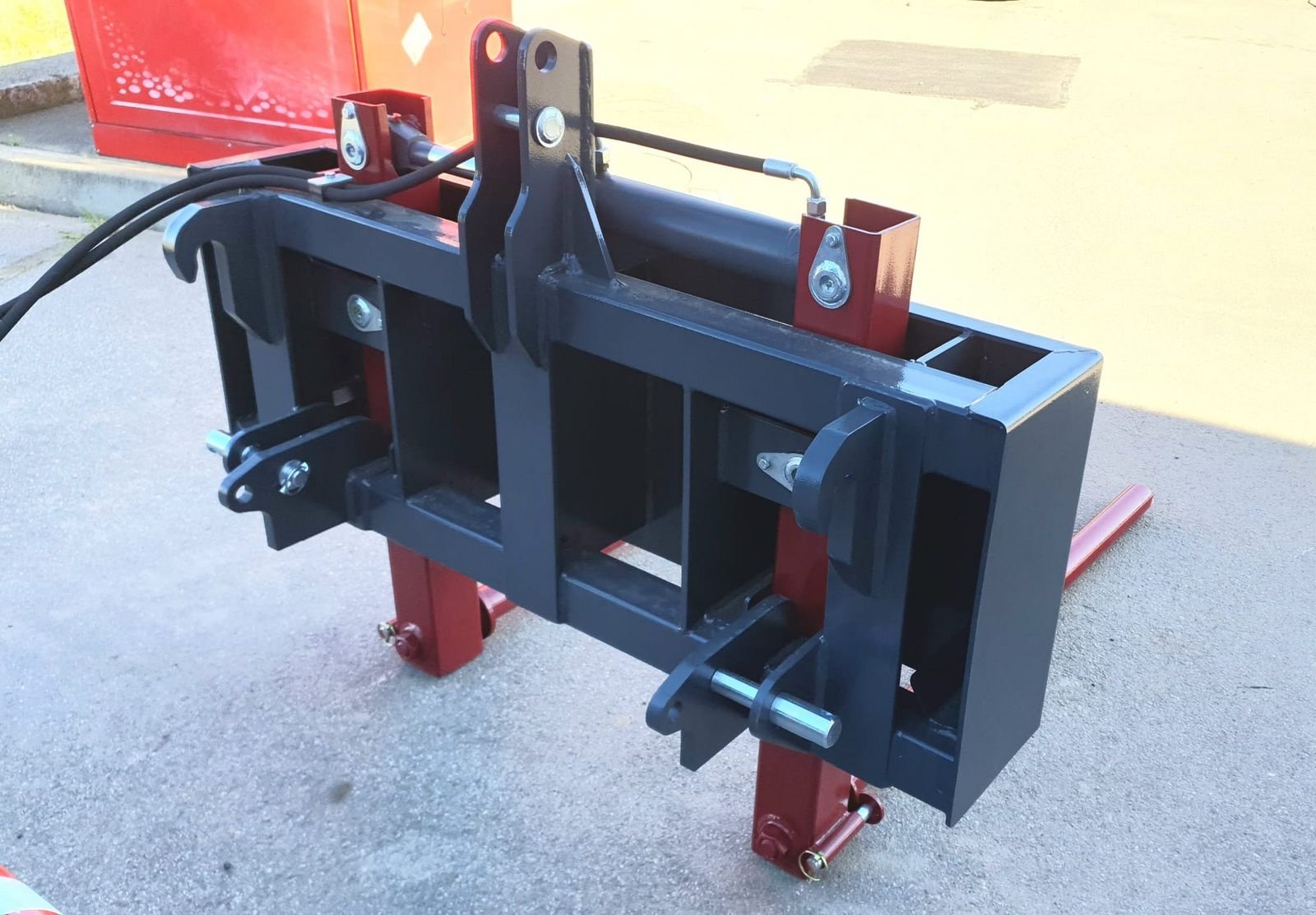 Frontladerzubehör of the type Sonstige Hydraulische Ballengabel, Neumaschine in NATTERNBACH (Picture 4)