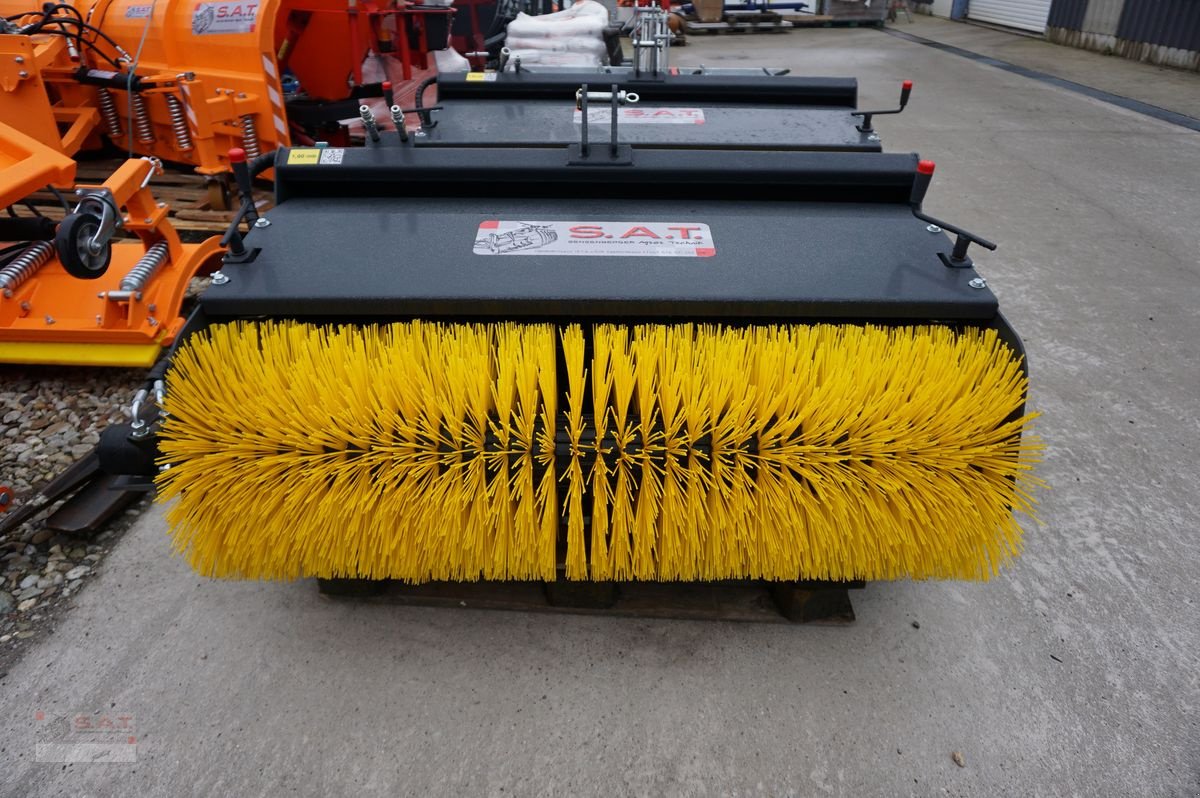 Frontladerzubehör tip Sonstige Kehrschaufel 1,60m -NEU, Gebrauchtmaschine in Eberschwang (Poză 4)