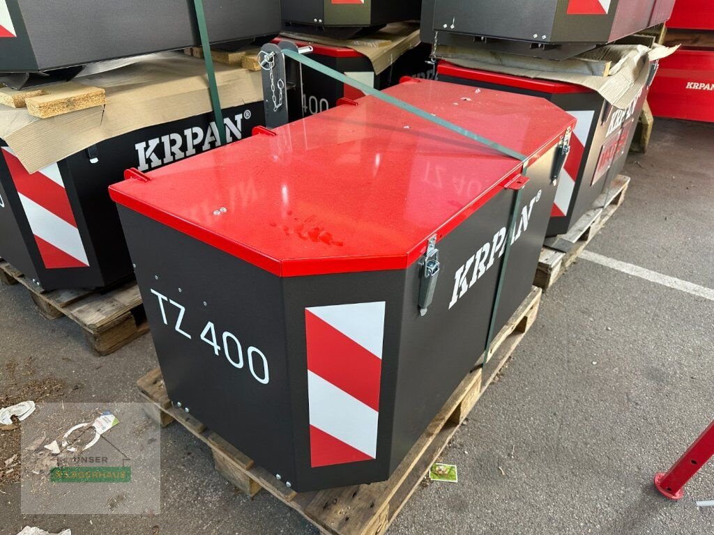 Frontladerzubehör типа Sonstige KRPAN Traktorkiste TZ00101381, Neumaschine в Waidhofen a. d. Ybbs (Фотография 1)