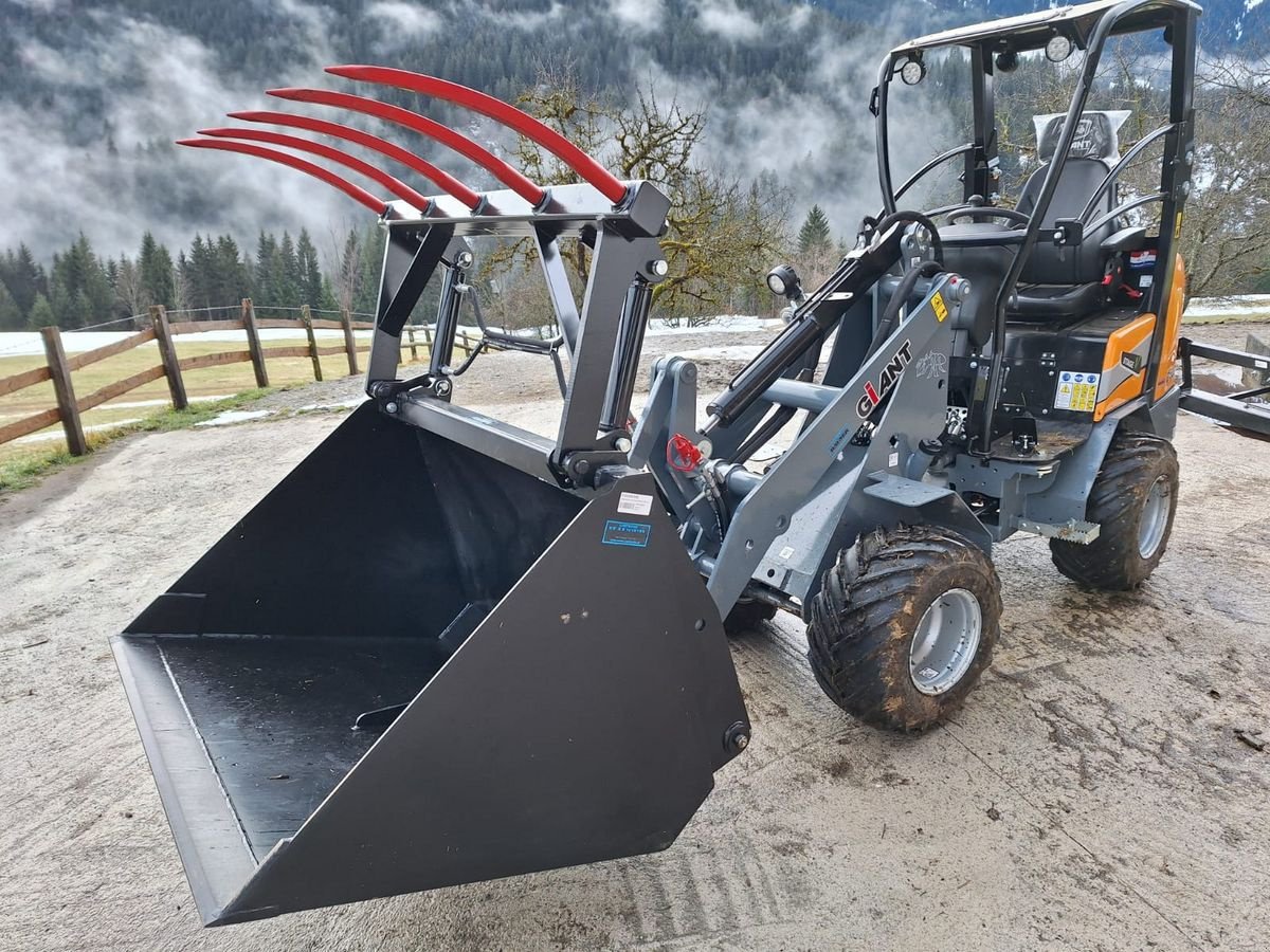 Frontladerzubehör of the type Sonstige Leichtgutschaufel mit Greifer, Neumaschine in Hopfgarten (Picture 5)