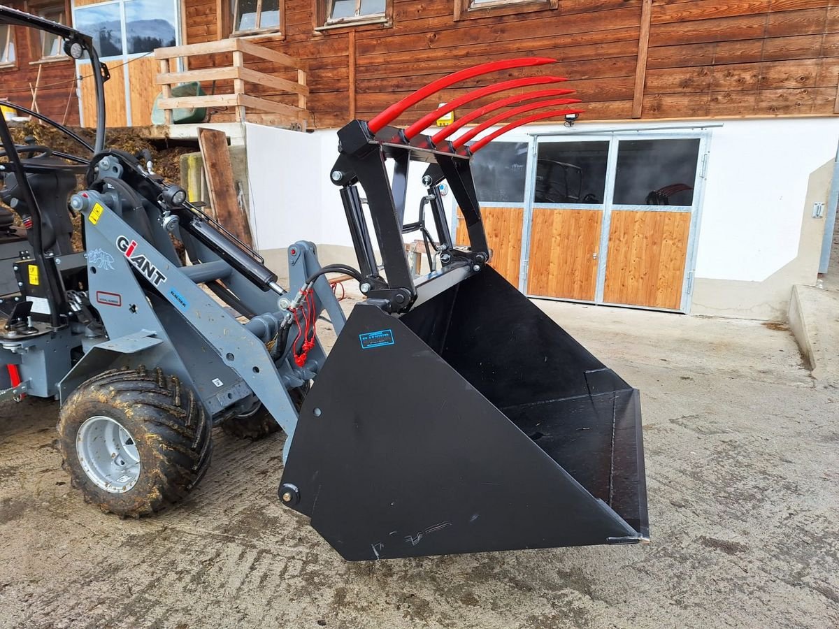 Frontladerzubehör of the type Sonstige Leichtgutschaufel mit Greifer, Neumaschine in Hopfgarten (Picture 7)