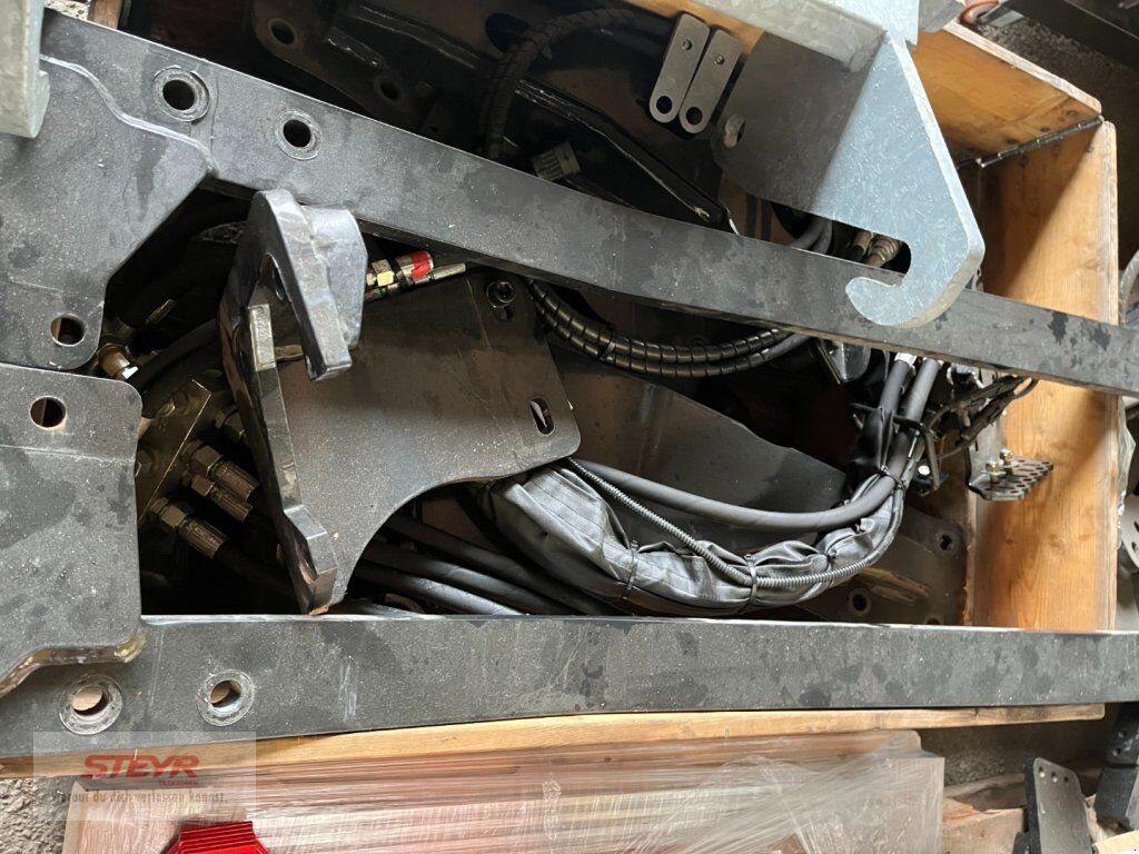 Frontladerzubehör des Typs Sonstige Mailleux Frontladerkonsole passend zu Steyr Mult, Neumaschine in Kilb (Bild 1)
