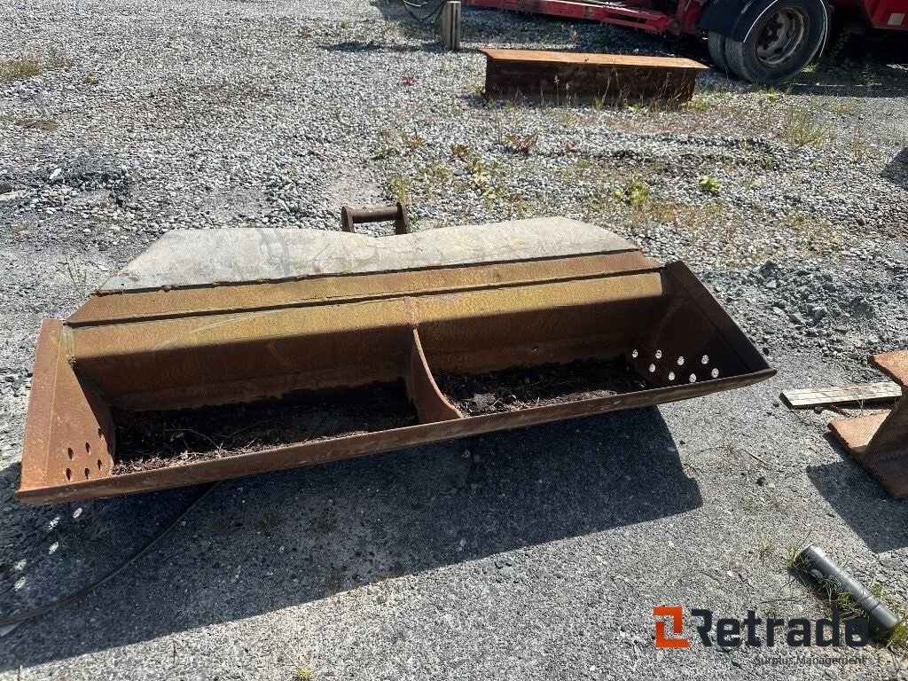 Frontladerzubehör of the type Sonstige Skovl 180 cm drejebar, Gebrauchtmaschine in Rødovre (Picture 1)