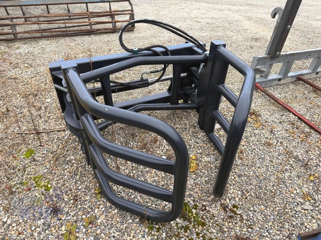 Frontladerzubehör of the type Sonstige Topbau Ballenzange mit Euroaufnahme NEU, Neumaschine in Schutterzell (Picture 3)