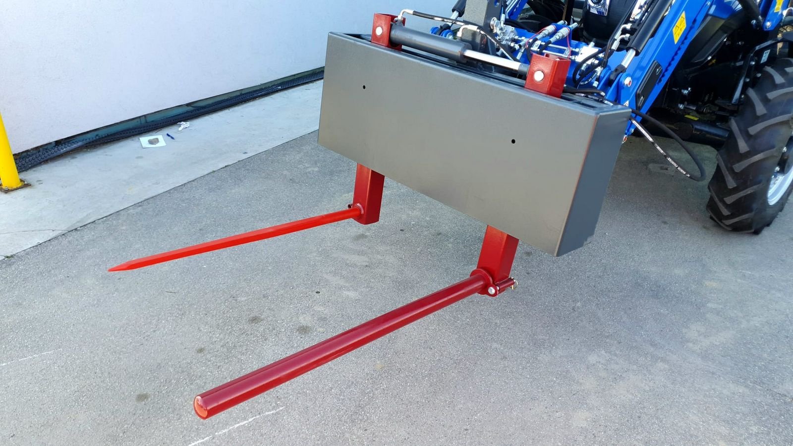 Frontladerzubehör of the type Stekro Hydraulische Ballengabel, Neumaschine in NATTERNBACH (Picture 1)