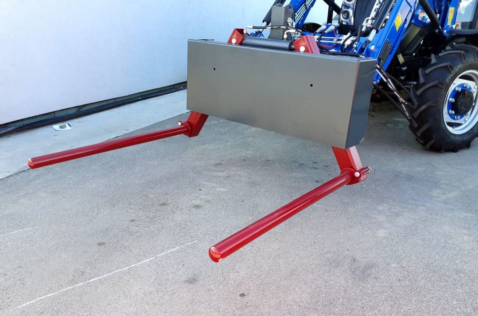 Frontladerzubehör of the type Stekro Hydraulische Ballengabel, Neumaschine in NATTERNBACH (Picture 3)