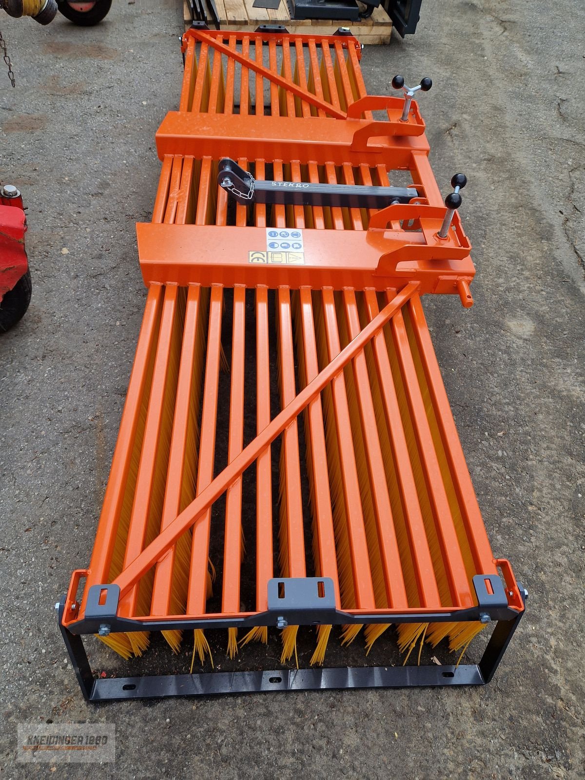 Frontladerzubehör du type Stekro Kehrbesen XL, Gebrauchtmaschine en Altenfelden (Photo 3)