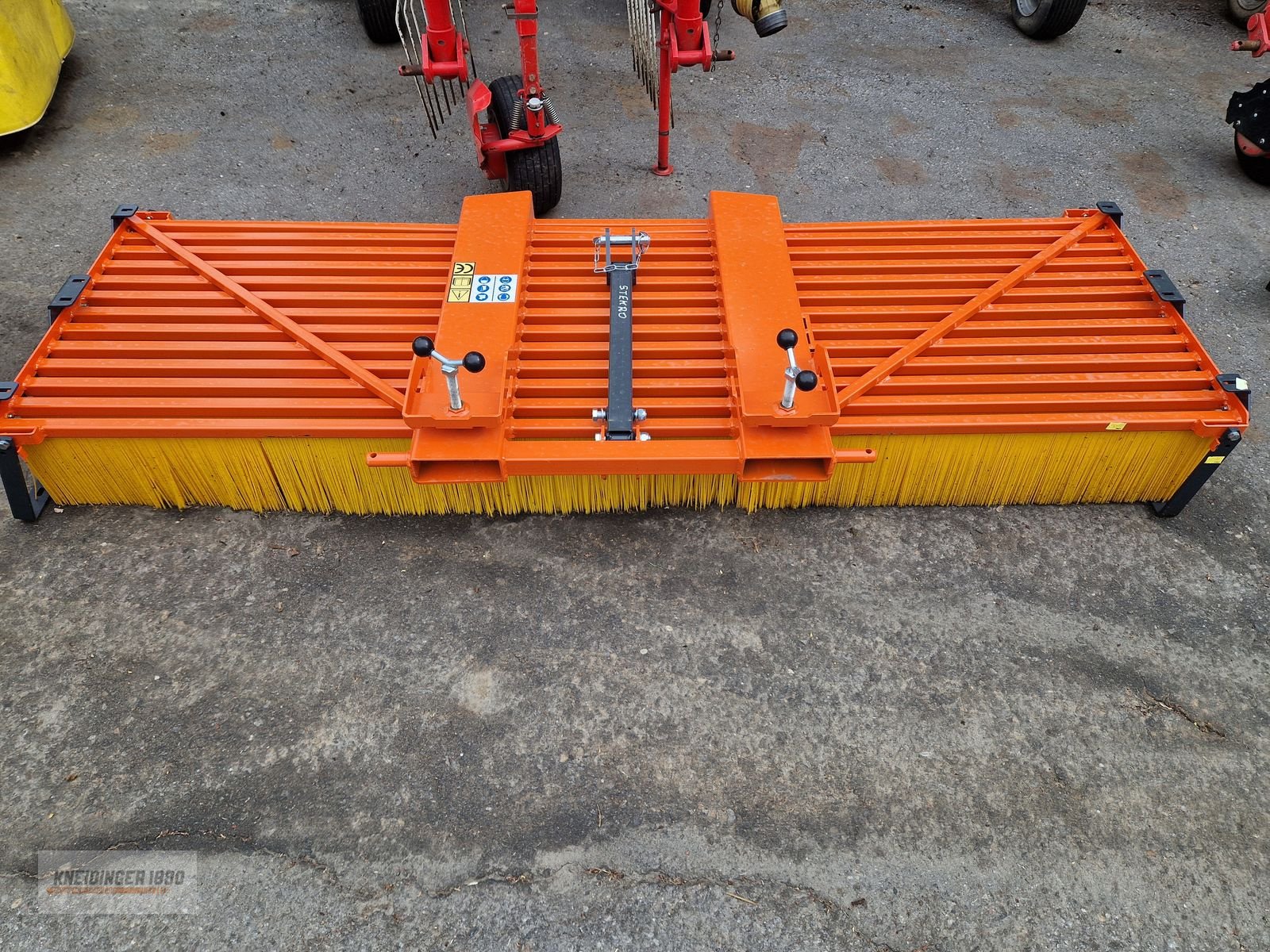 Frontladerzubehör du type Stekro Kehrbesen XL, Gebrauchtmaschine en Altenfelden (Photo 1)