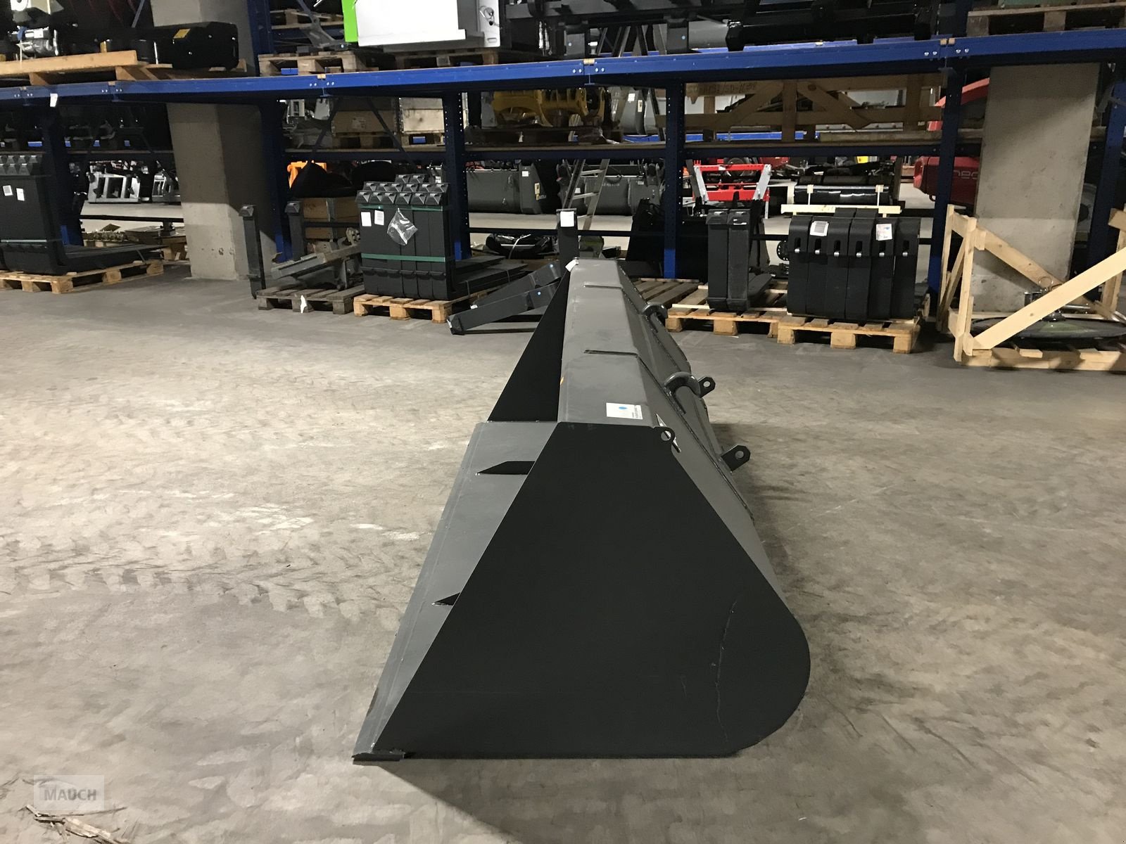 Frontladerzubehör van het type Stekro Schaufel gerundet 2,4m, Neumaschine in Burgkirchen (Foto 4)