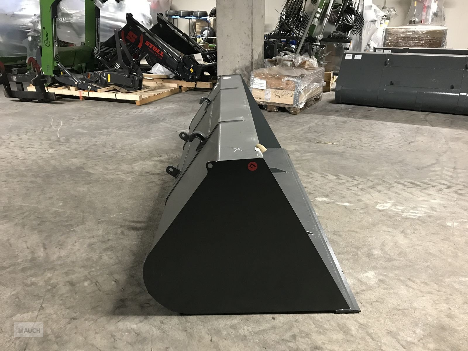 Frontladerzubehör van het type Stekro Schaufel gerundet 2,4m, Neumaschine in Burgkirchen (Foto 7)