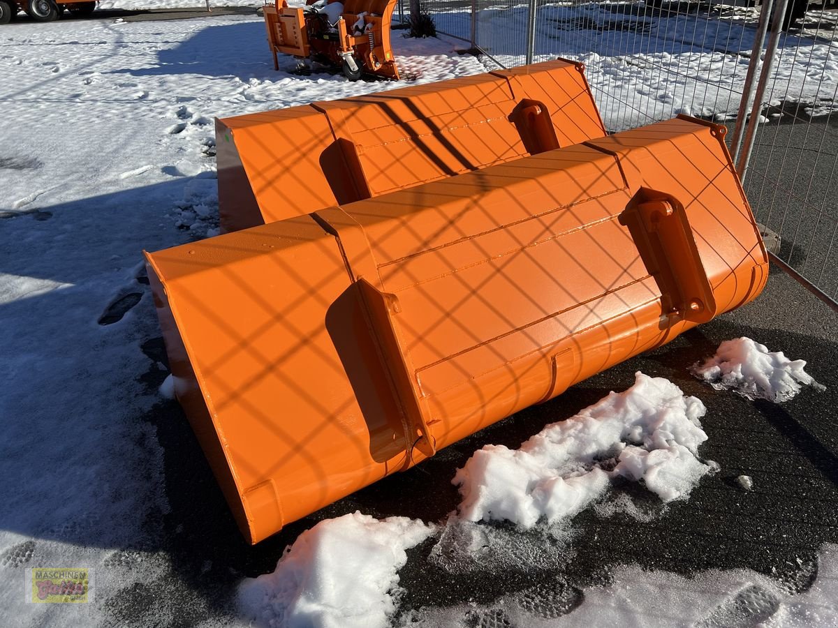 Frontladerzubehör of the type Stekro Volumenschaufel 220 cm mit Hauer - Aufnahme, Neumaschine in Kötschach (Picture 5)
