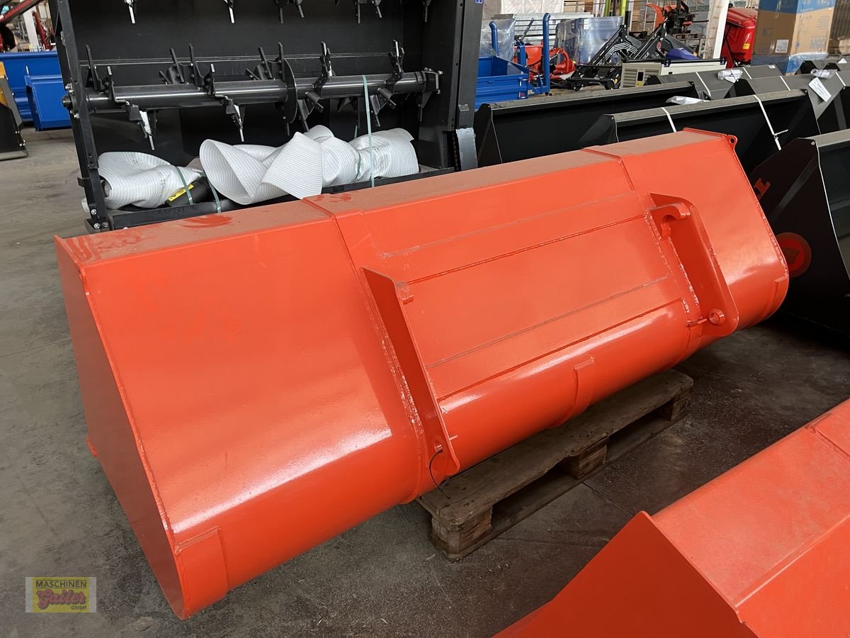 Frontladerzubehör of the type Stekro Volumenschaufel 240 cm mit Hauer -  Aufnahme, Neumaschine in Kötschach (Picture 3)