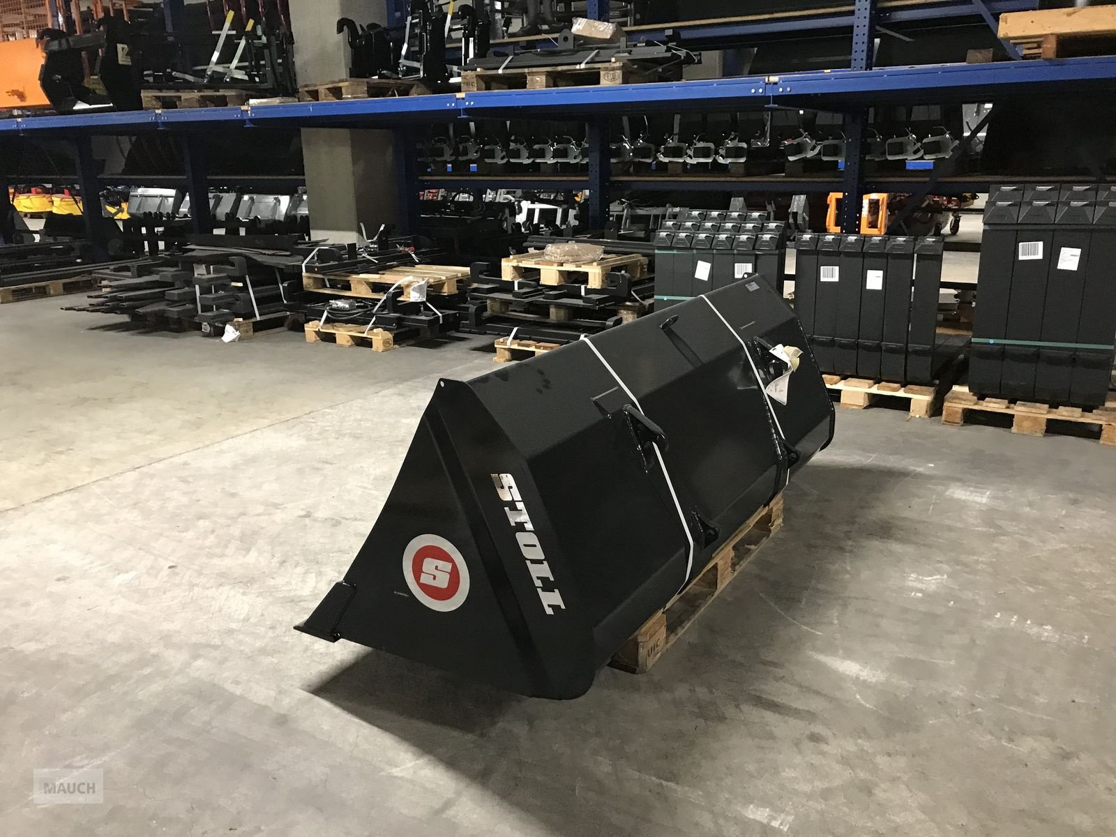 Frontladerzubehör типа Stoll Schaufel Robust U 2,20m, Neumaschine в Burgkirchen (Фотография 2)