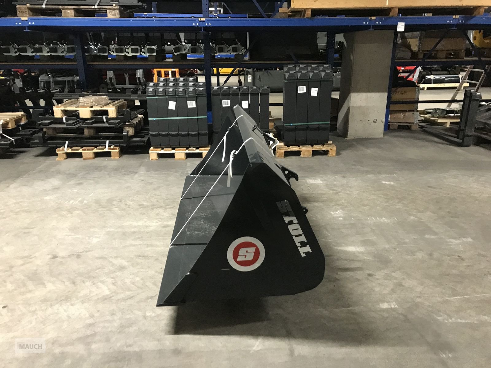 Frontladerzubehör типа Stoll Schaufel Robust U 2,20m, Neumaschine в Burgkirchen (Фотография 3)