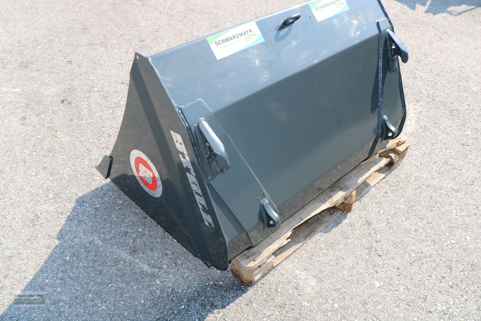 Frontladerzubehör of the type Stoll Universalschaufel 1,30m, Neumaschine in Gampern (Picture 5)