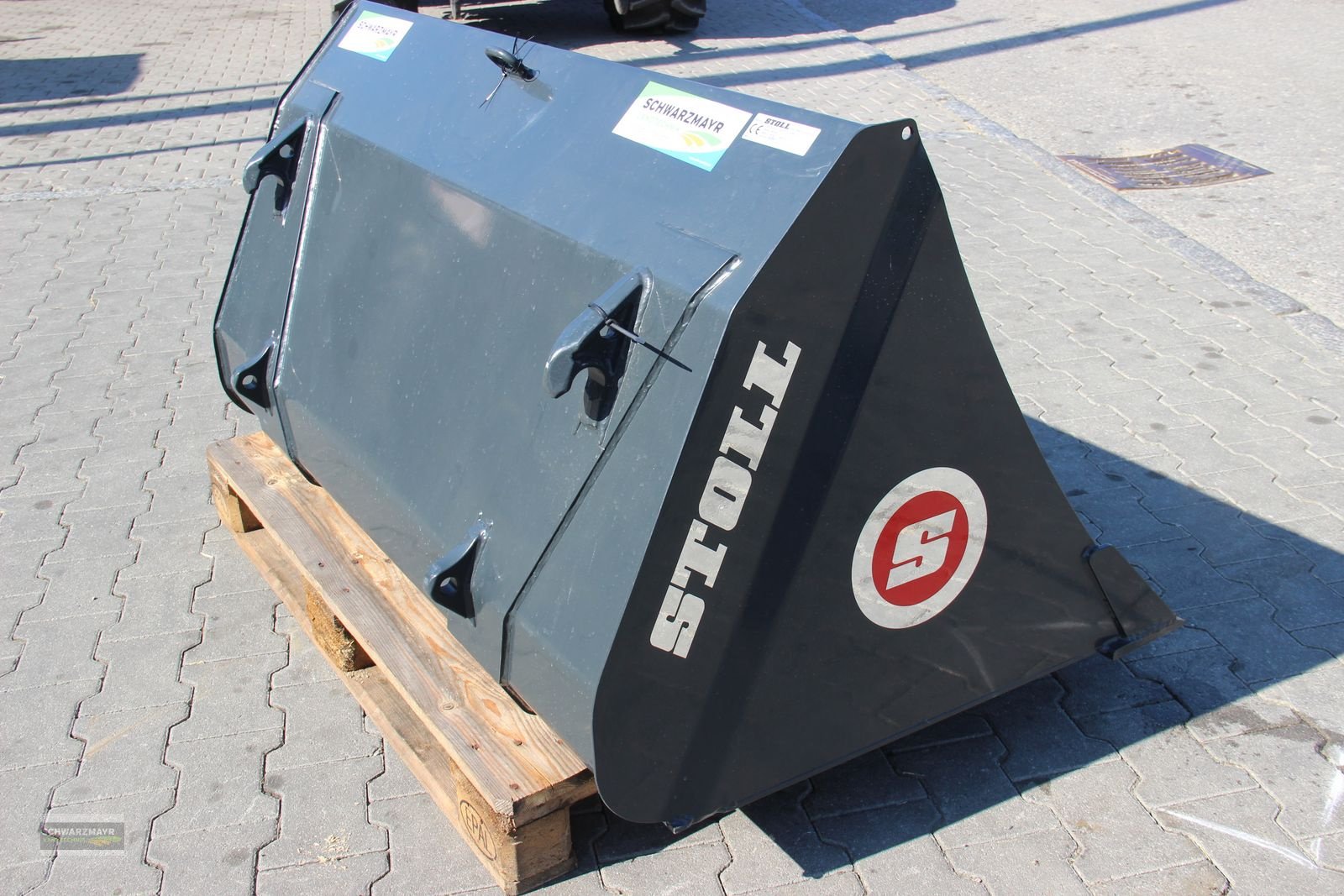 Frontladerzubehör of the type Stoll Universalschaufel 1,50m, Neumaschine in Gampern (Picture 3)