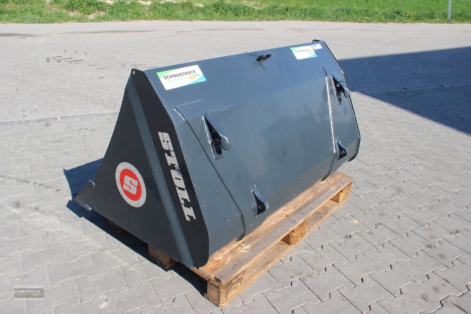 Frontladerzubehör of the type Stoll Universalschaufel 1,50m, Neumaschine in Gampern (Picture 2)