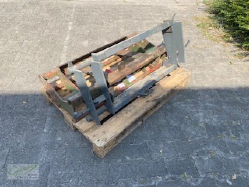 Frontladerzubehör des Typs Striegel Euroadapter passend für Striegel, Gebrauchtmaschine in Neustadt (Bild 1)