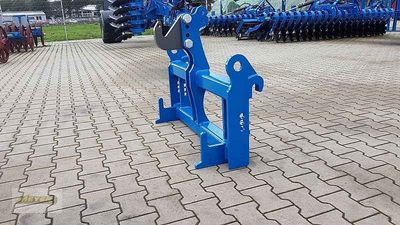 Frontladerzubehör типа WM Meyer DP Dreipunktadapterrahmen, Neumaschine в Andervenne (Фотография 7)