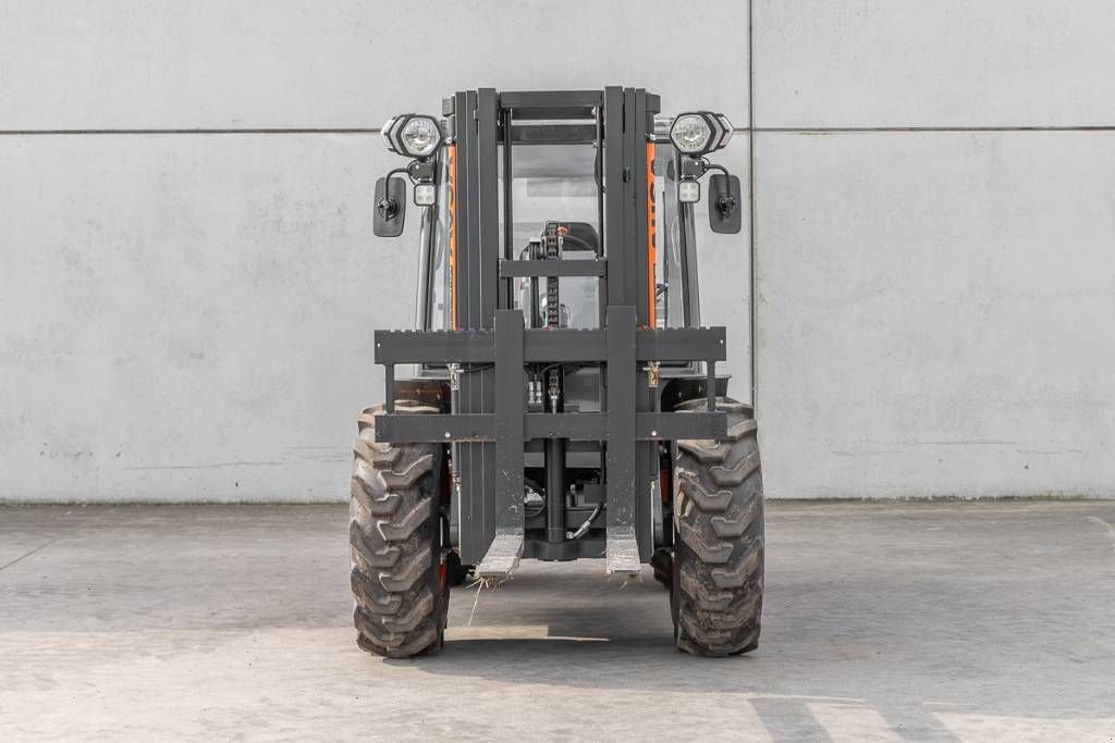 Frontstapler des Typs Ausa C 251 H x4, Neumaschine in Moerbeke (Bild 2)