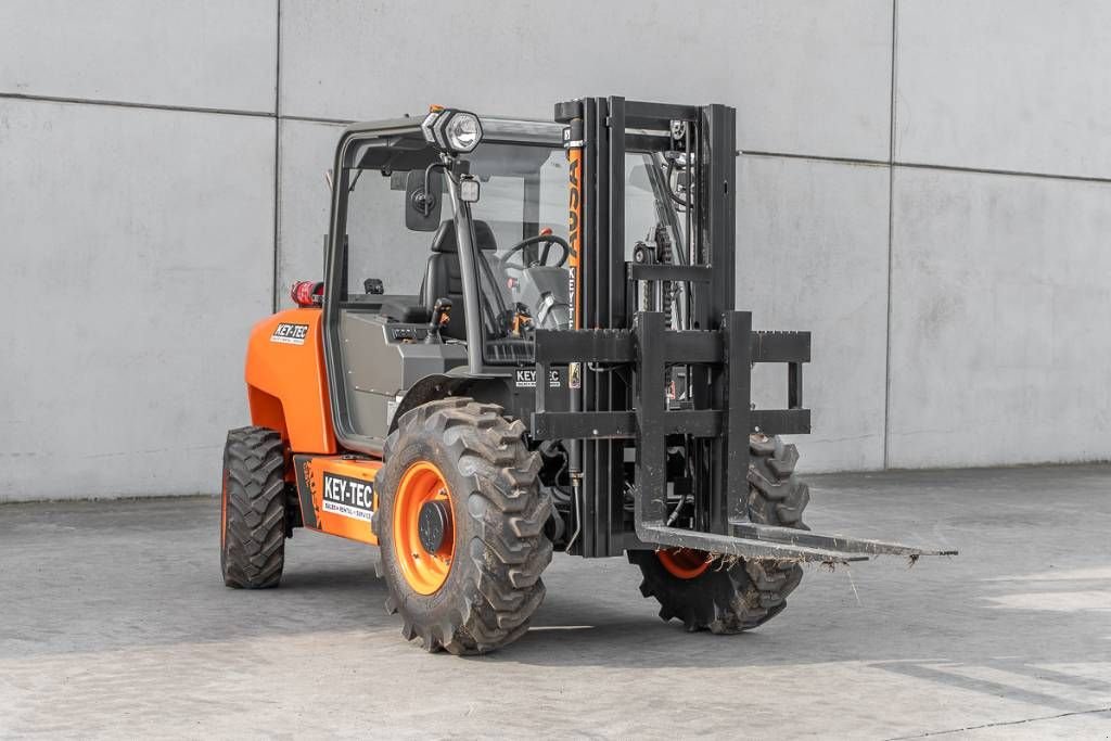 Frontstapler des Typs Ausa C 251 H x4, Neumaschine in Moerbeke (Bild 3)