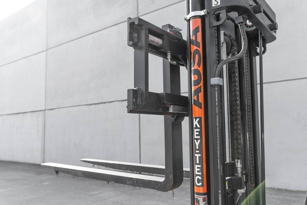 Frontstapler des Typs Ausa C 251 H x4, Neumaschine in Moerbeke (Bild 10)