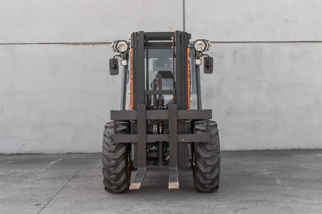 Frontstapler of the type Ausa C 251 H x4, Neumaschine in Moerbeke (Picture 2)