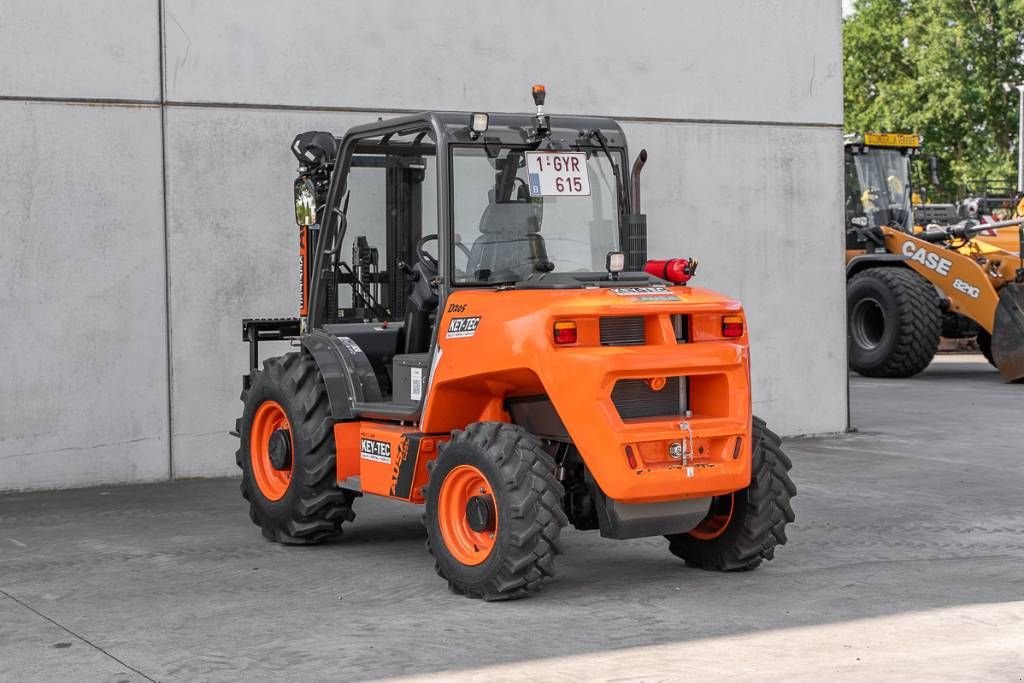 Frontstapler of the type Ausa C 251 H x4, Neumaschine in Moerbeke (Picture 8)