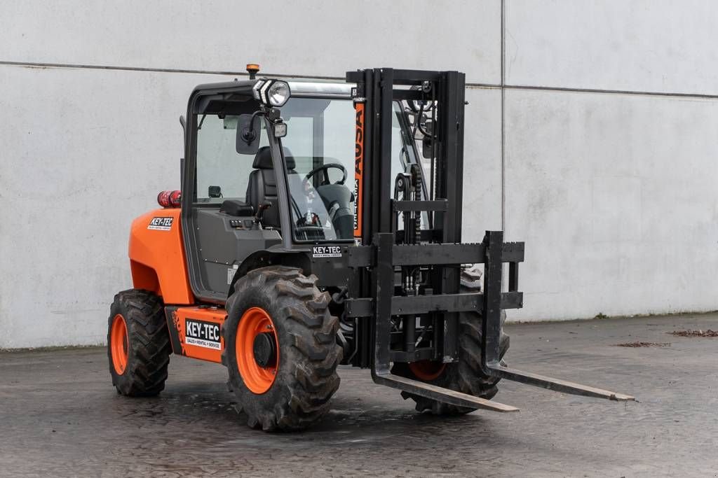 Frontstapler van het type Ausa C 251 H x4, Neumaschine in Moerbeke (Foto 2)