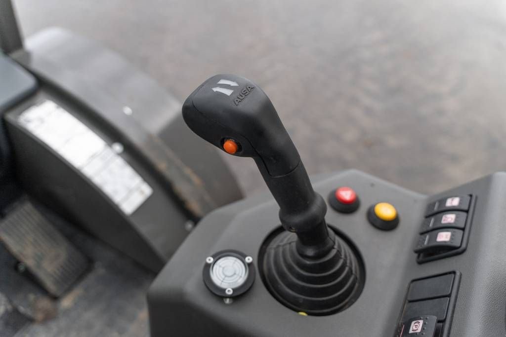 Frontstapler tipa Ausa C 251 H x4, Neumaschine u Moerbeke (Slika 11)