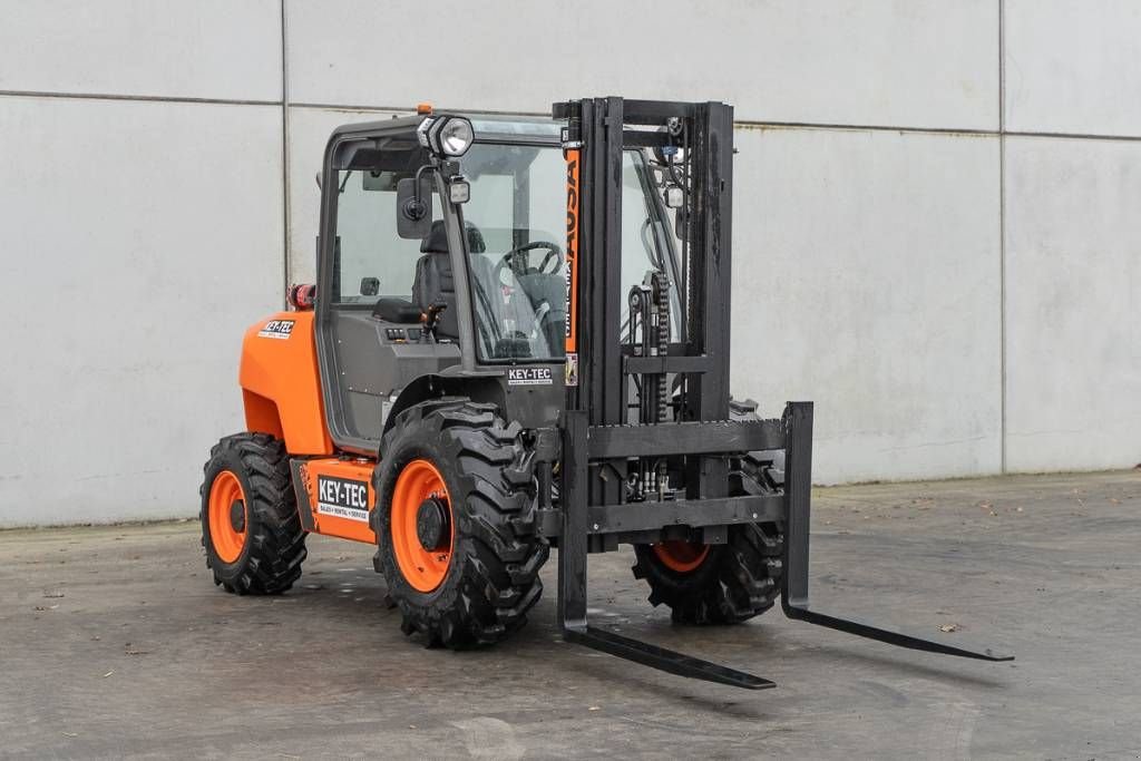 Frontstapler des Typs Ausa C 251 H x4, Neumaschine in Moerbeke (Bild 2)