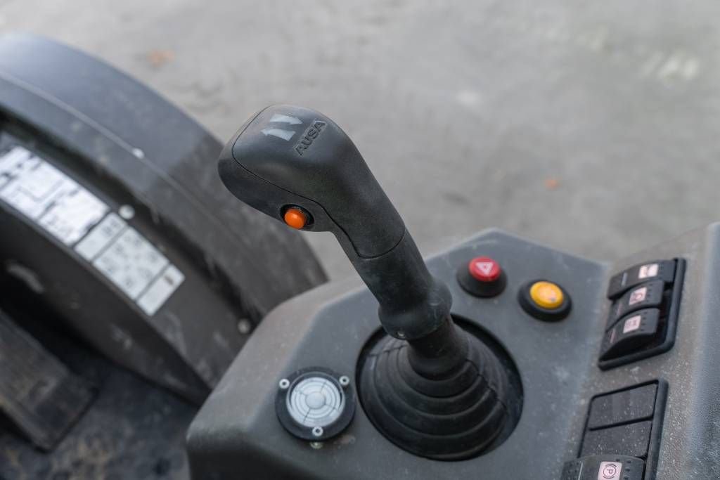 Frontstapler του τύπου Ausa C 251 H x4, Neumaschine σε Moerbeke (Φωτογραφία 11)