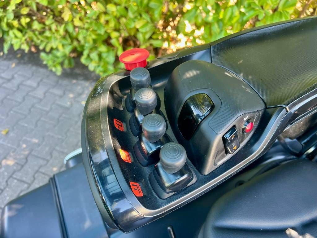 Frontstapler des Typs Bobcat B 25 X-7 Plus, Neumaschine in Nijkerkerveen (Bild 8)