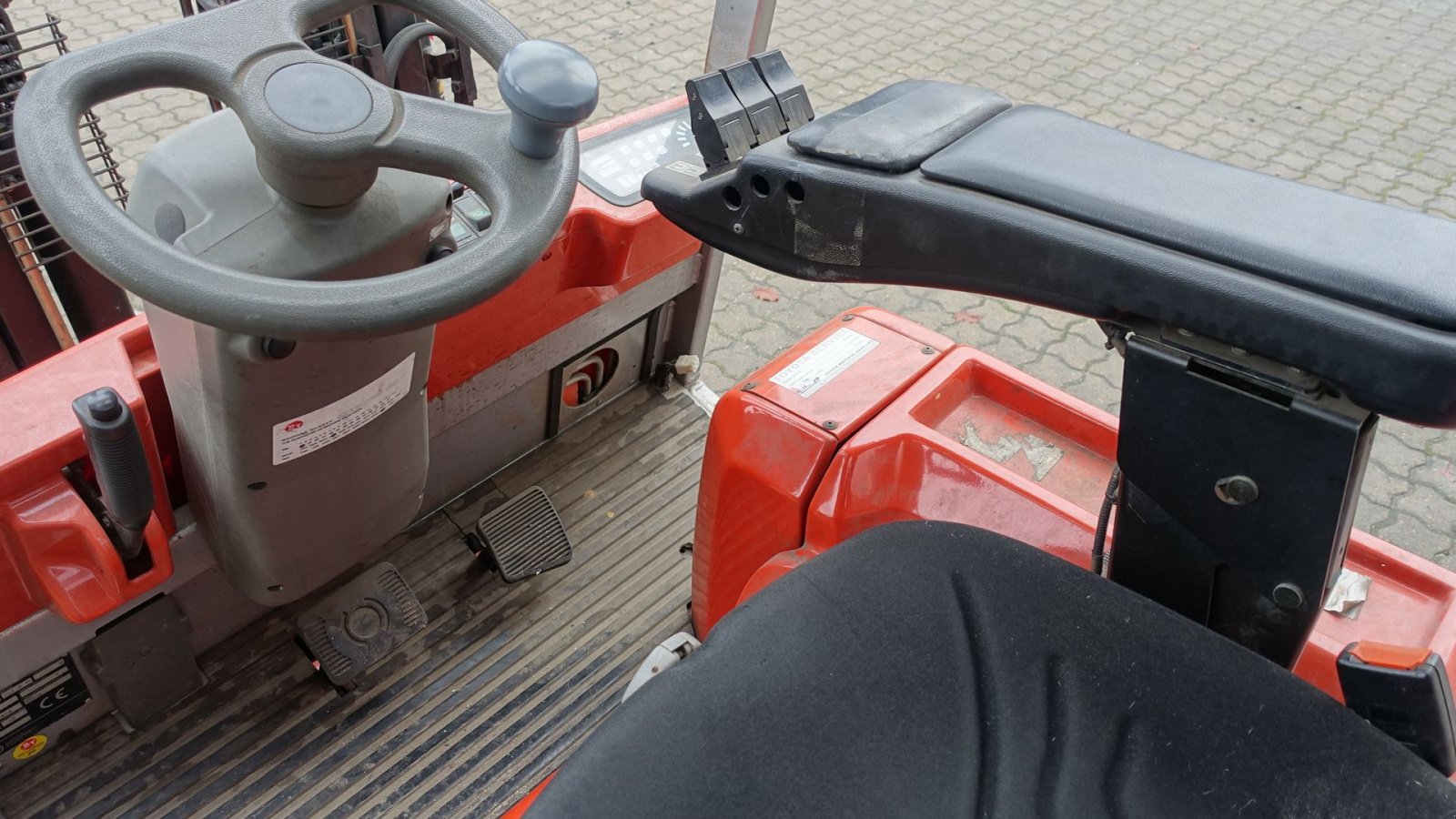 Frontstapler des Typs BT CBE 16 F // 1600 kg el, Gebrauchtmaschine in Skive (Bild 7)