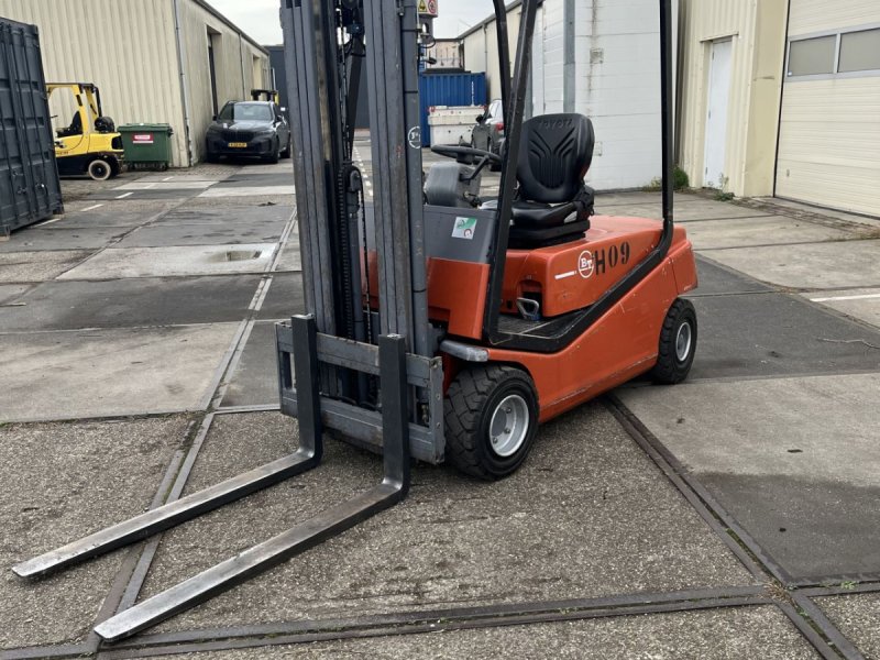 Frontstapler of the type BT CBE 2.0 F, Gebrauchtmaschine in Etten Leur (Picture 1)