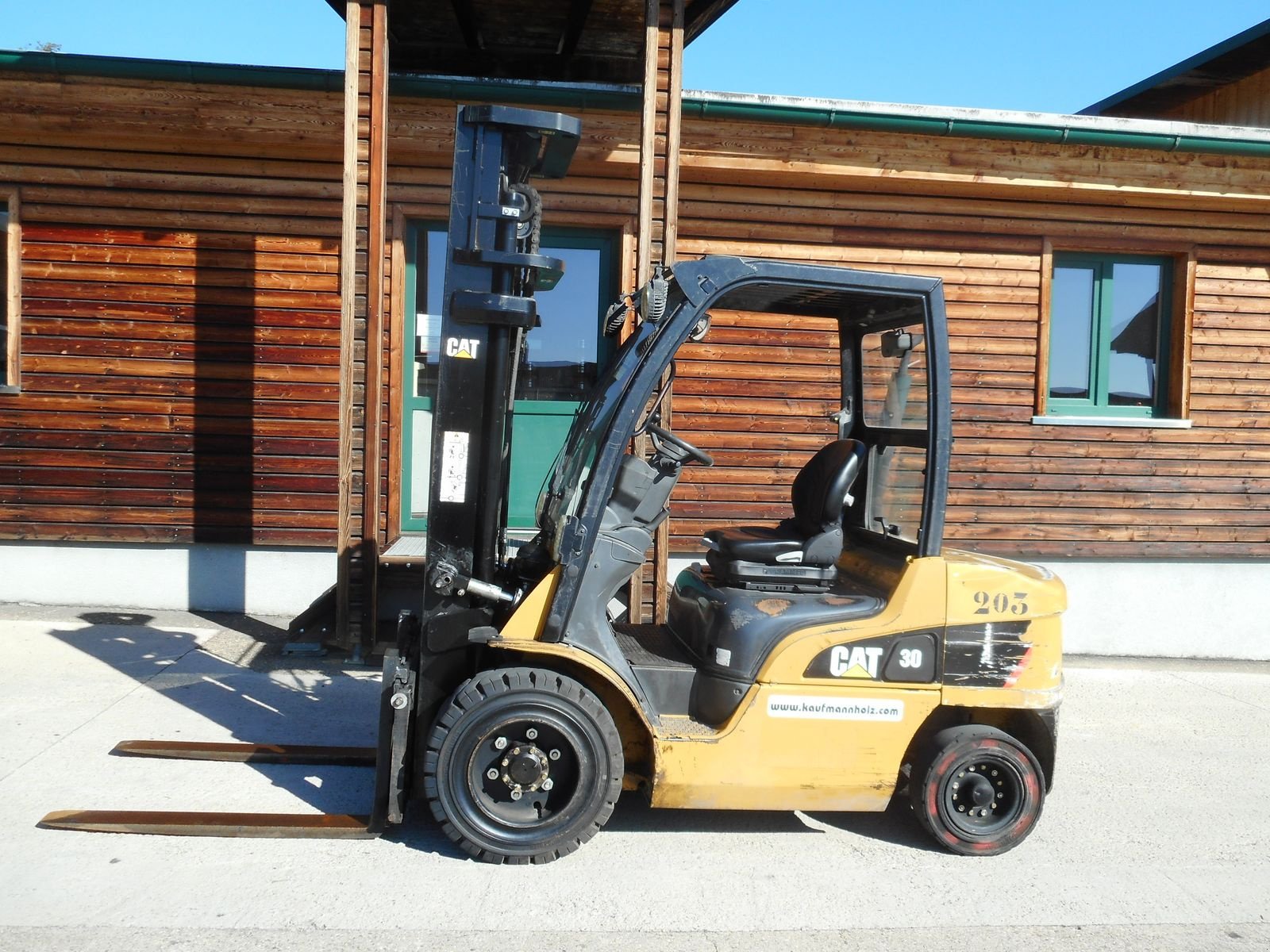 Frontstapler del tipo CAT DP30N Triplex 5,97 Meter + SS + LS + Halbkab., Gebrauchtmaschine In St. Nikolai ob Draßling (Immagine 1)