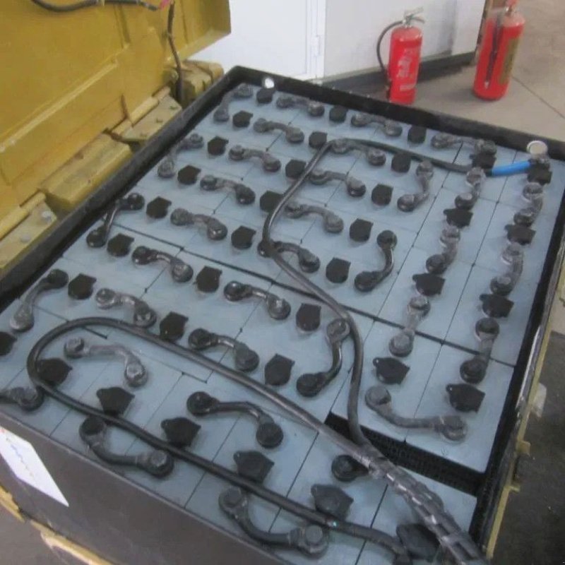 Frontstapler del tipo Caterpillar 2500 kg., heft. elekt., triplo, side shift, containermast., Gebrauchtmaschine In Tubbergen (Immagine 10)